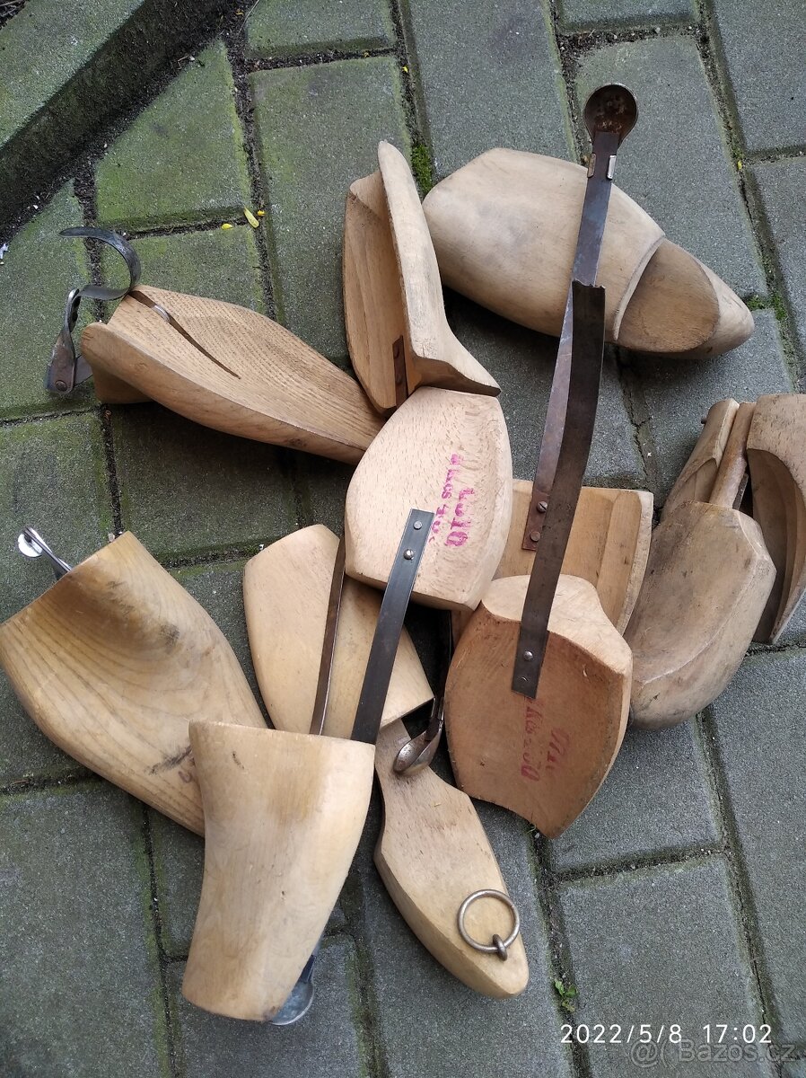 Napínáky bot, kopita