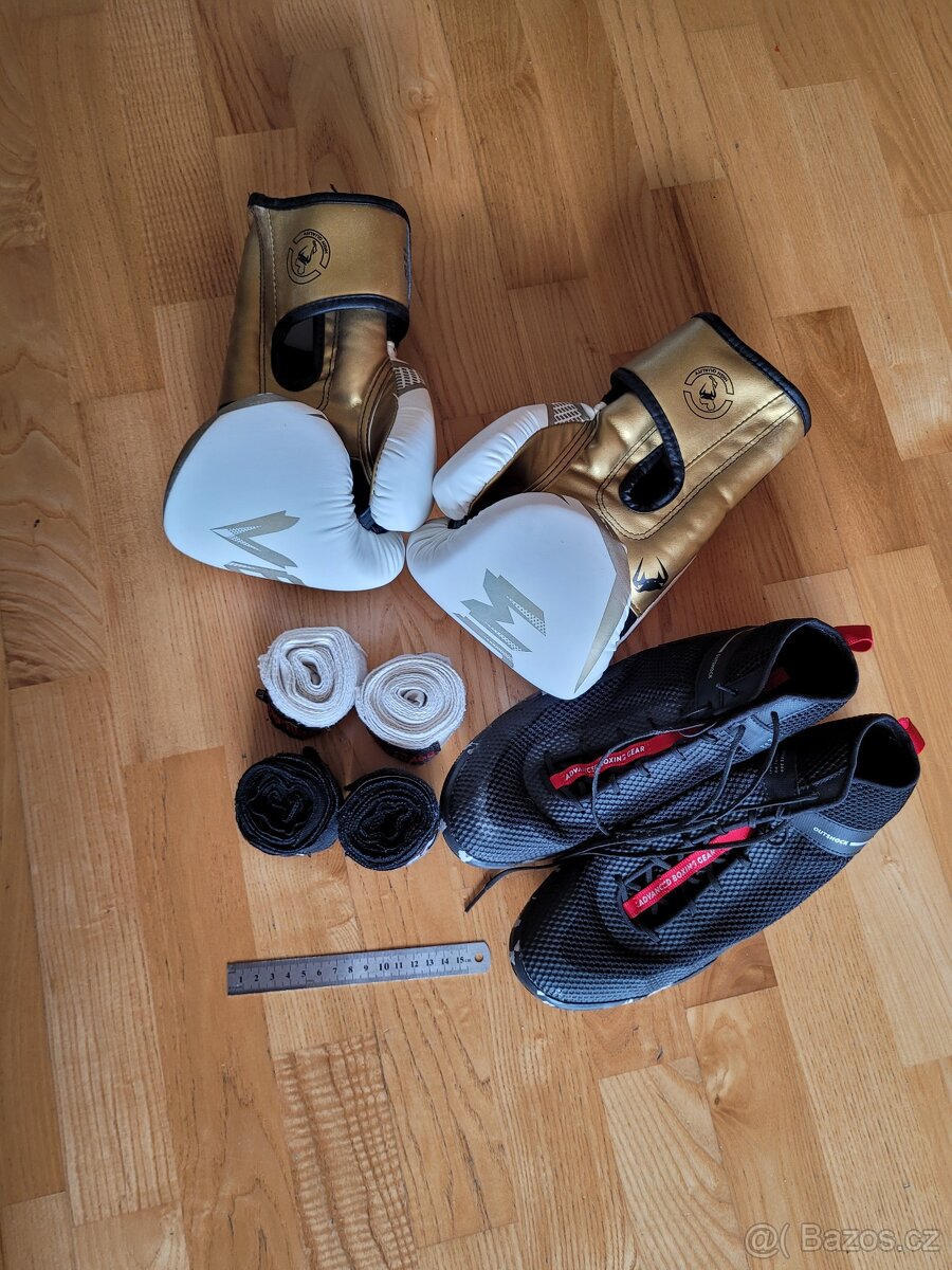 Boxovací rukavice, boty a zábaly