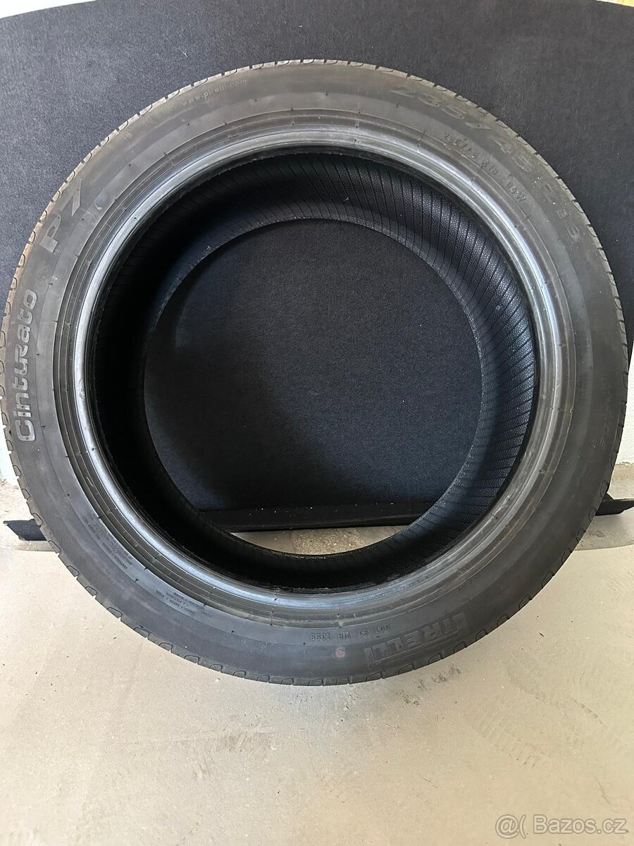 Zimní pneumatiky Pirelli 235/45 R18