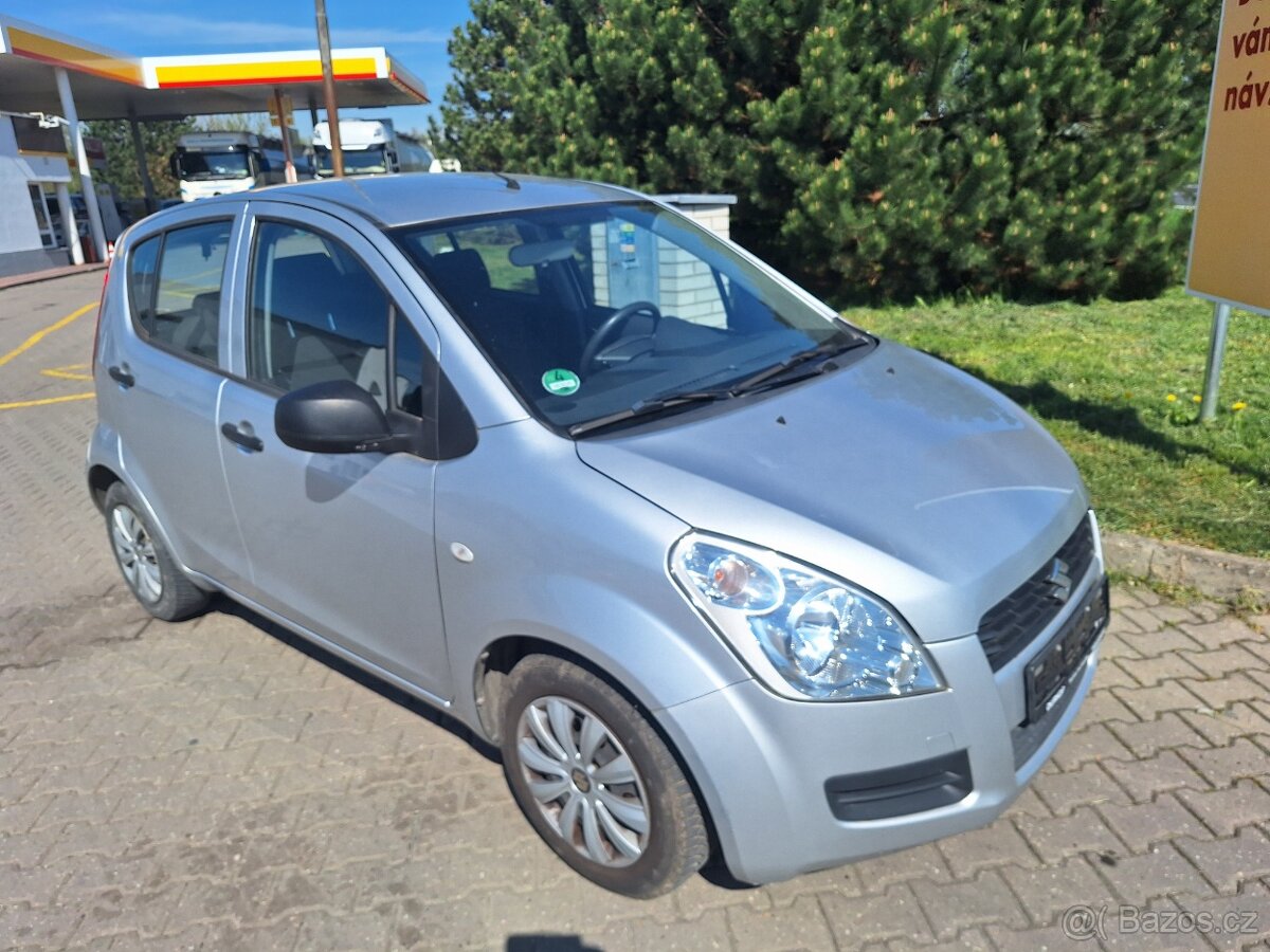 Suzuki Splash 1.0i/48kW, r.5/2011, Servisní kniha.