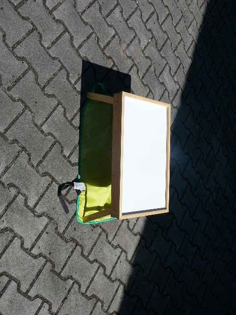 stoleček do postele