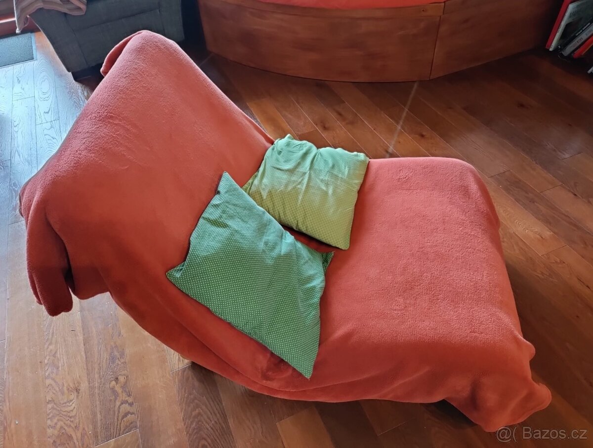 Futonové rozkládací křeslo/postel