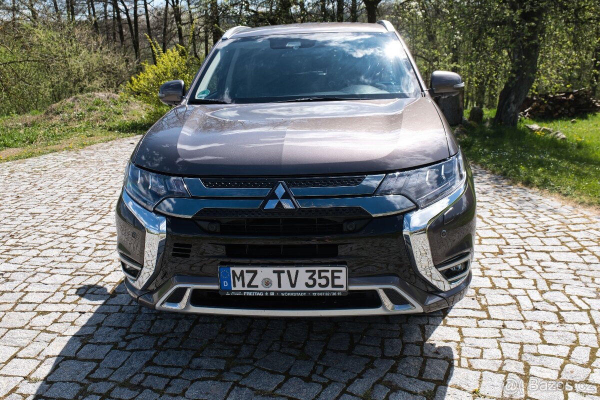 Mitsubiuschi Outlander Plkug in Hybrid