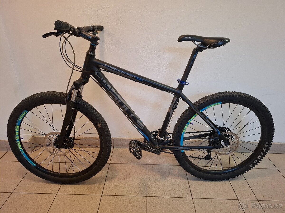 Bulls Cross Flyer