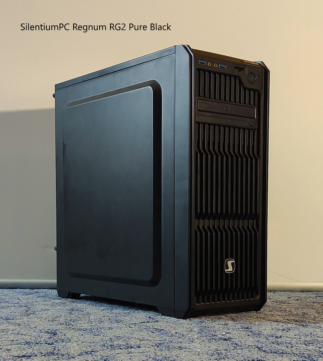 Počítačová skříň, SilentiumPC Regnum RG2 Pure
