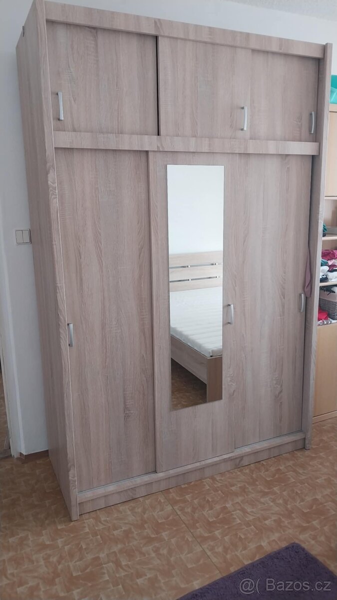 Šatní skříň