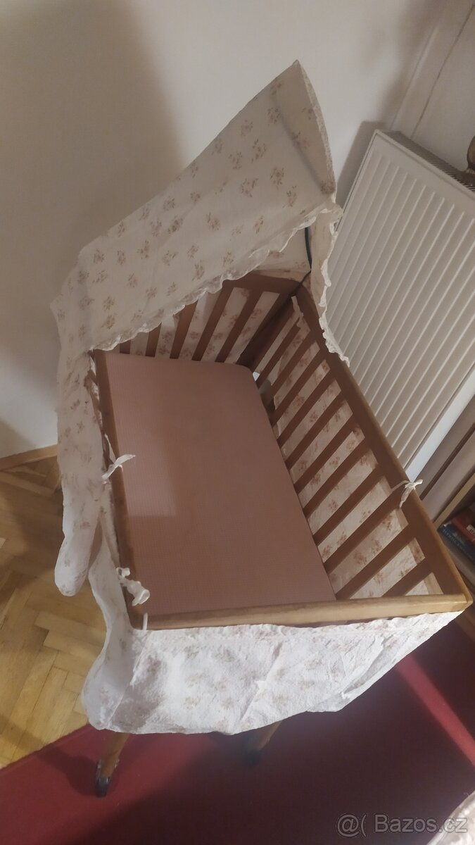 Postýlka pro nejmenší s vybavením