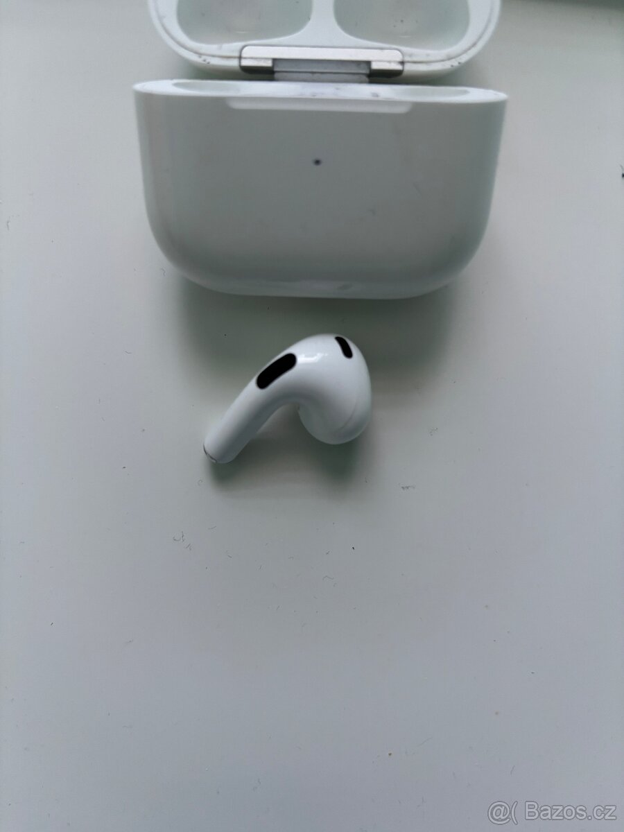 Apple AirPods 3. generace (2021)