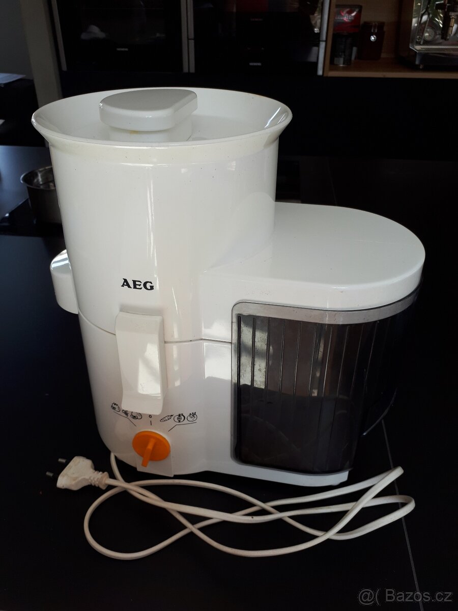 Odšťavňovač AEG