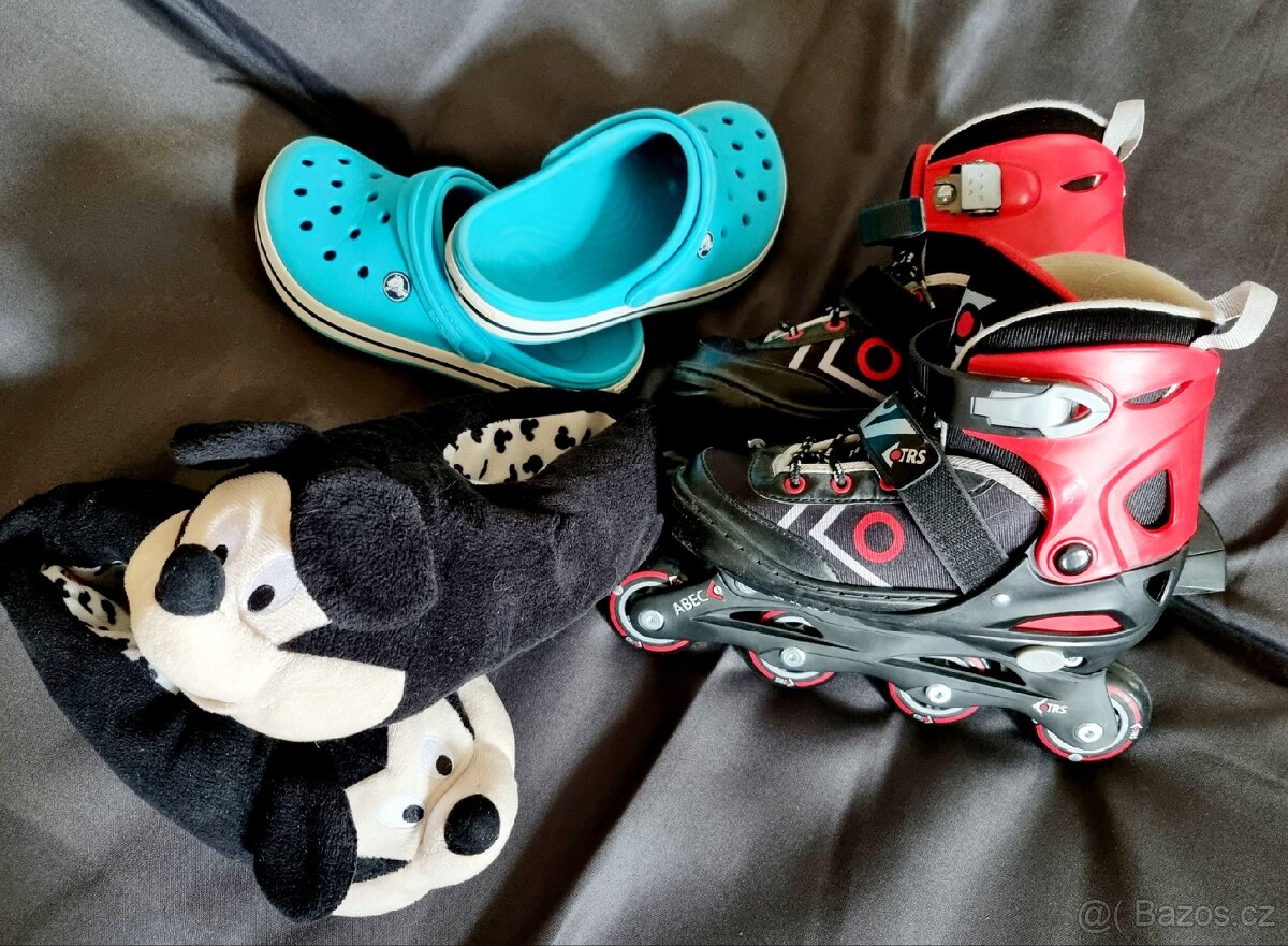 Brusle in-line, pantofle Crocs, bačkory Mickey mouse