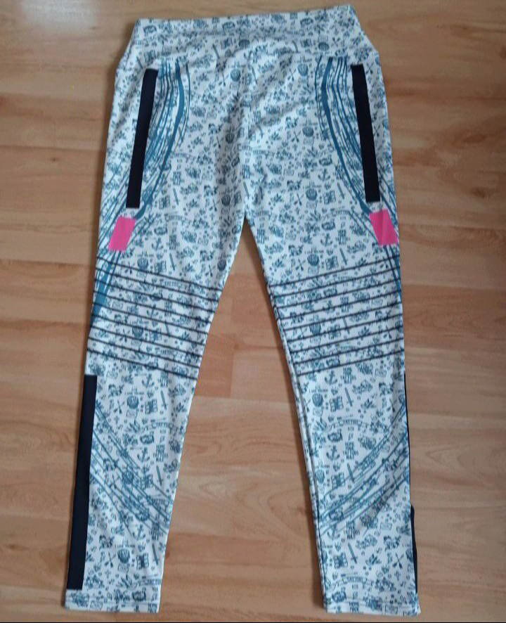 Nové dámské leginy