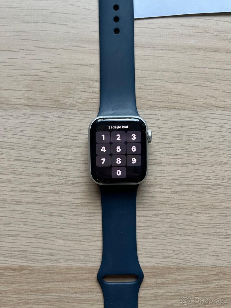 Prodám Apple Watch SE