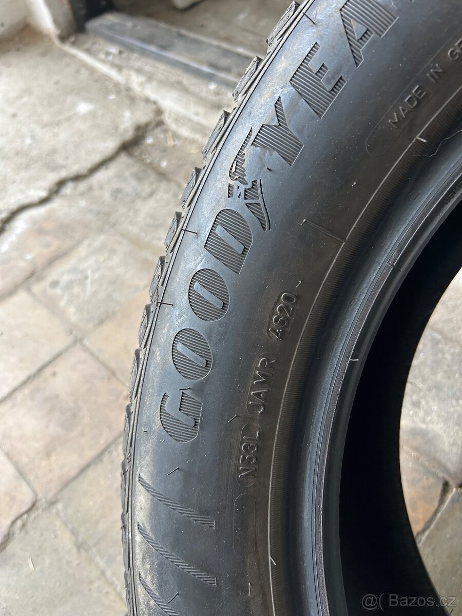Gumy 235/55/18 Goodyear