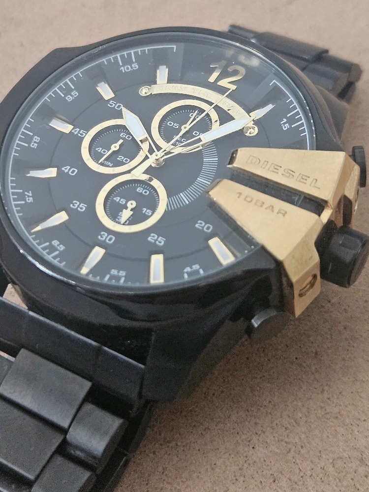 Pánské hodinky Diesel Mega Chief DZ4338 – stylový doplněk ⌚