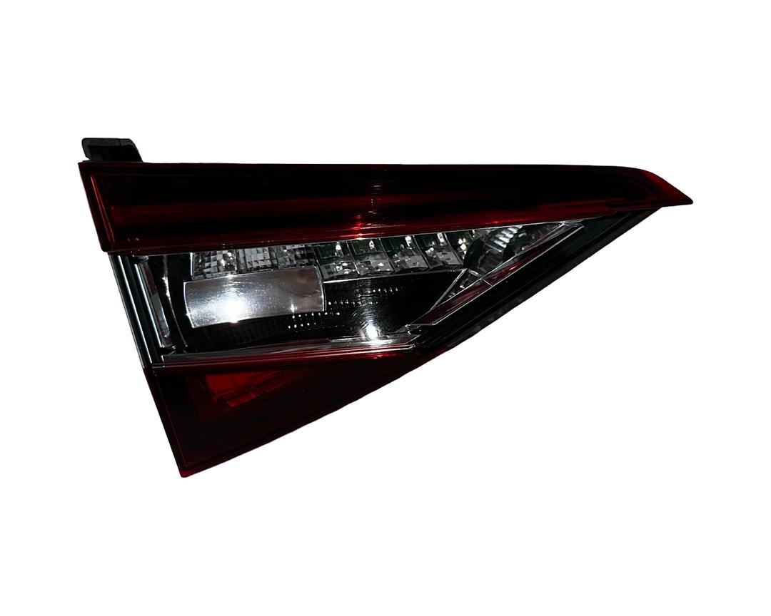 LED světlo levé zadní vnitřní 3V9945307F Škoda Superb 3 17