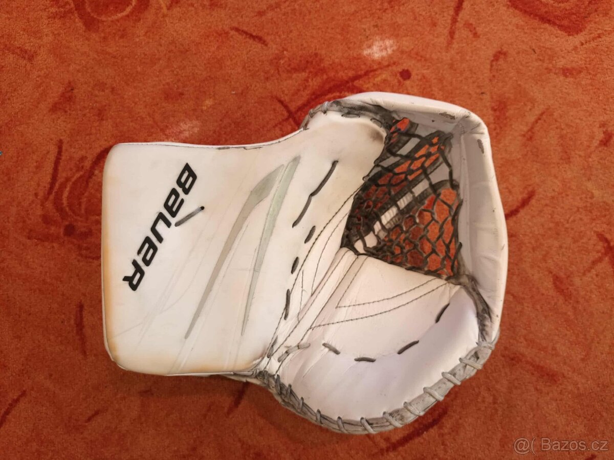 Brankářská lapačka Bauer Vapor Hyperlite 2, sr., klas. gard