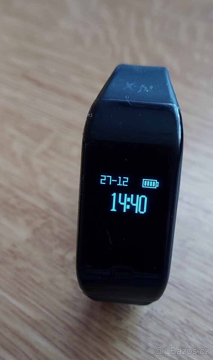 fitnes náramek s hodinkami