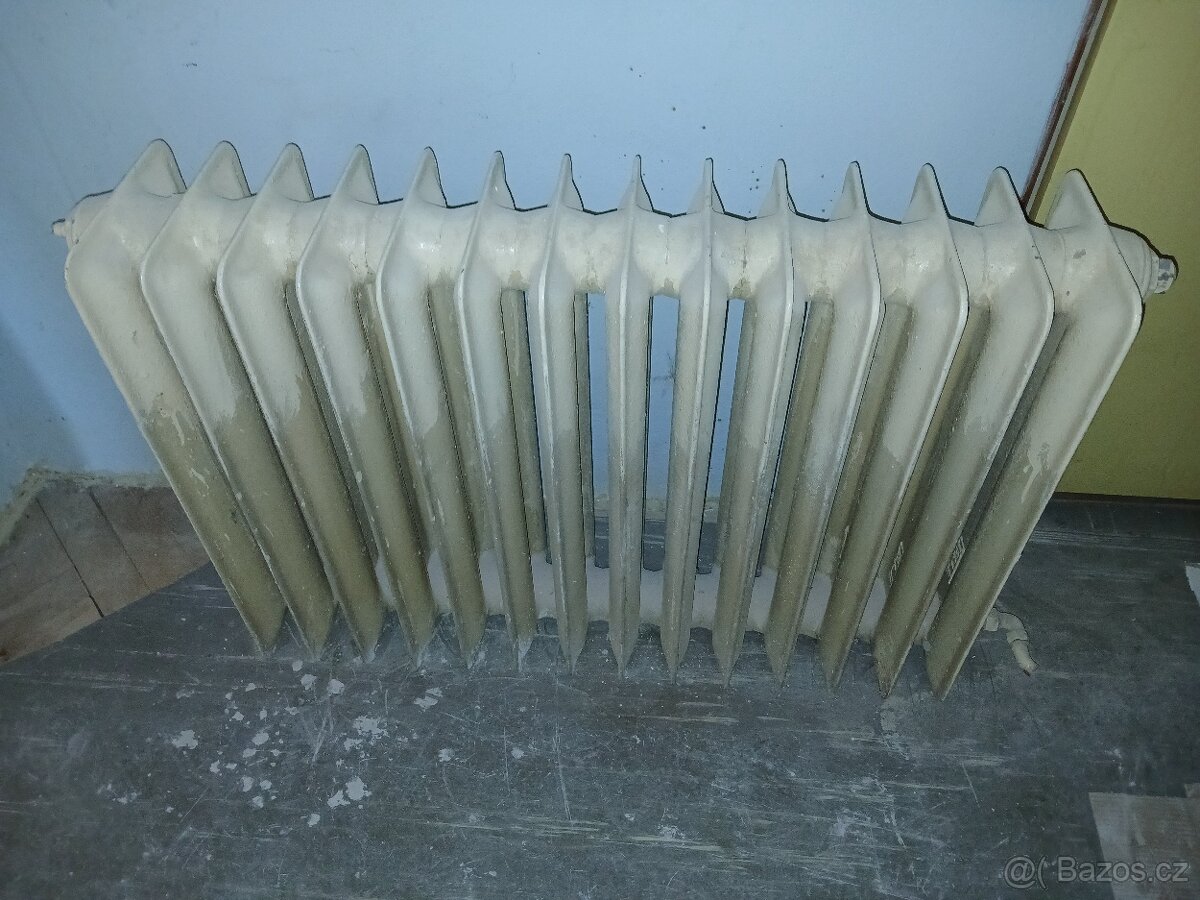 Litinový radiátor do pokoje 14 článků.