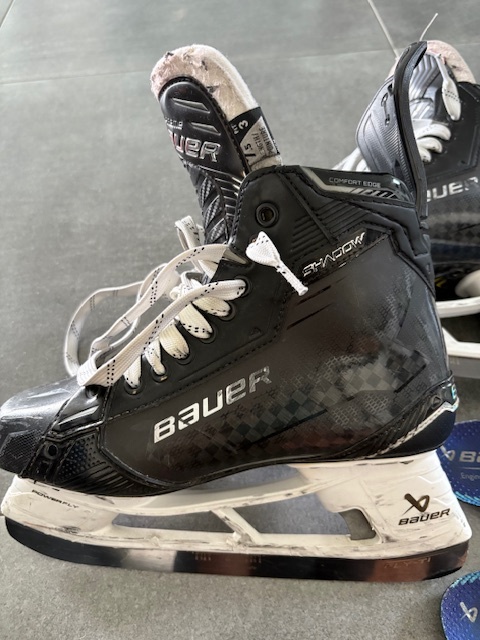 Prodám hokejové brusle Bauer Supreme Shadow SR