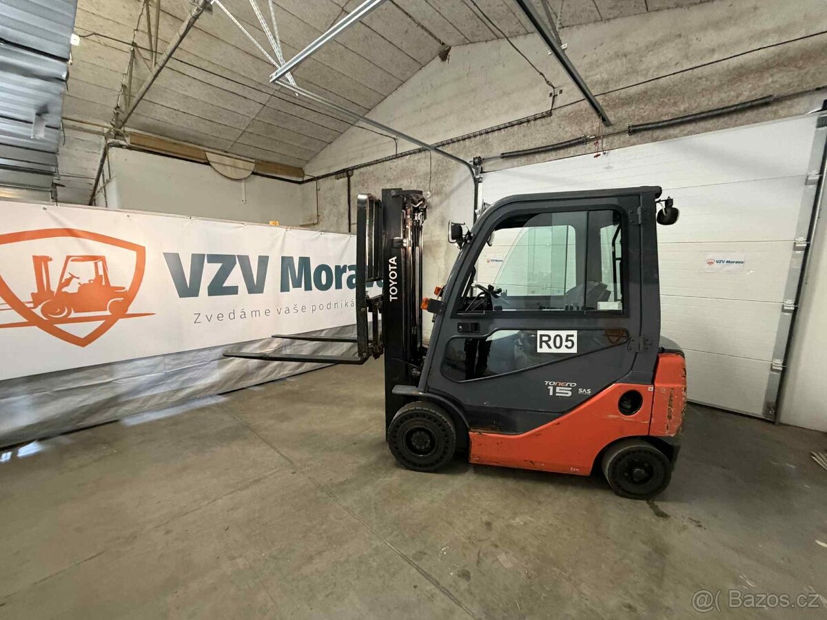 Vysokozdvižný vozík Toyota, 02-8FDF15 spalovací