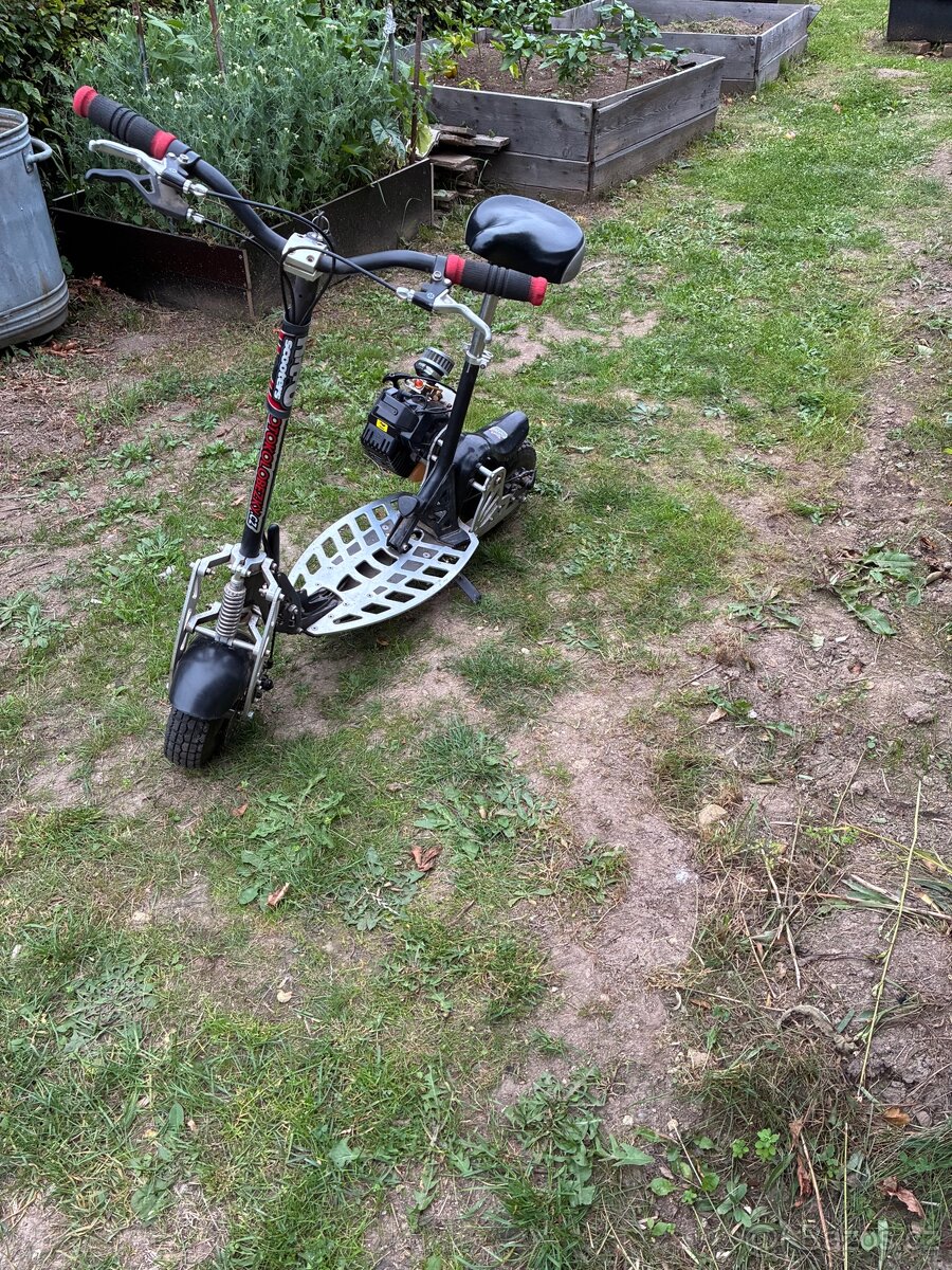 Motorová koloběžka