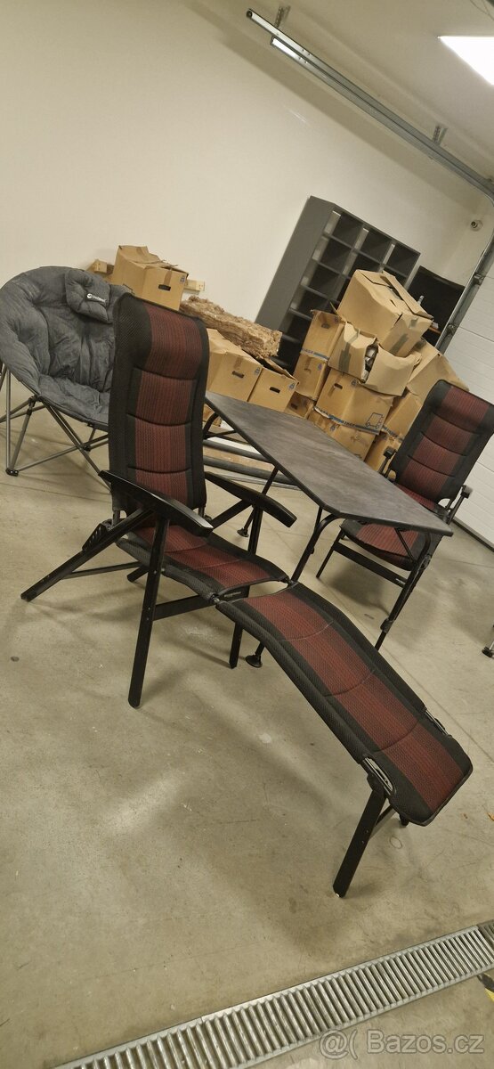 Nábytek ke karavanu