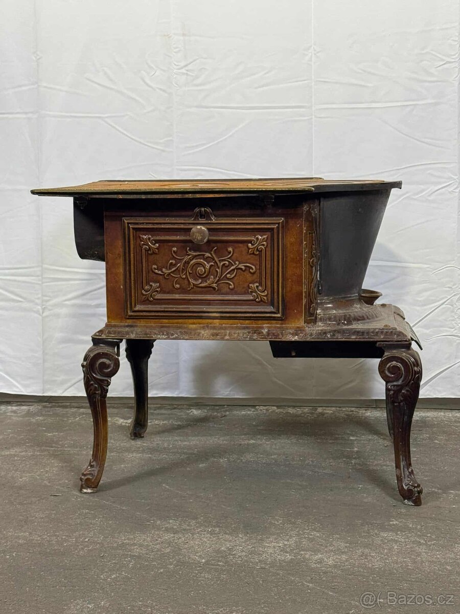 Litinová kamna (133001)