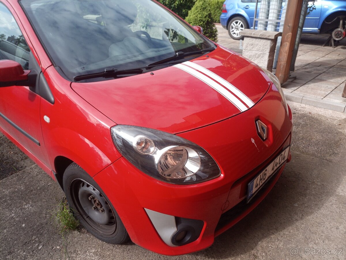Renault TWINGO 1,2 - rok 2010, malá spotřeba, nízký nájezd