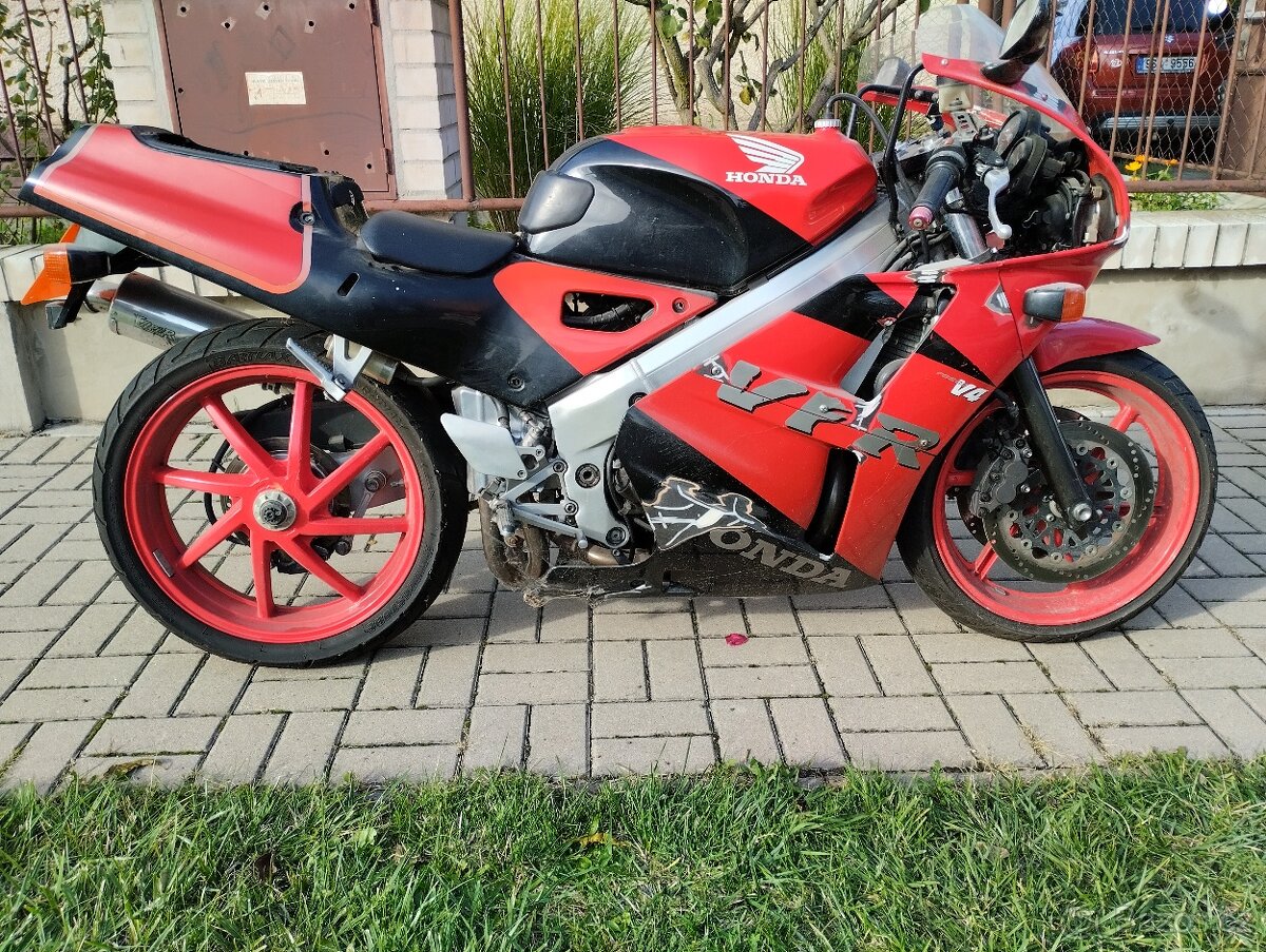 Honda VFR 400 R