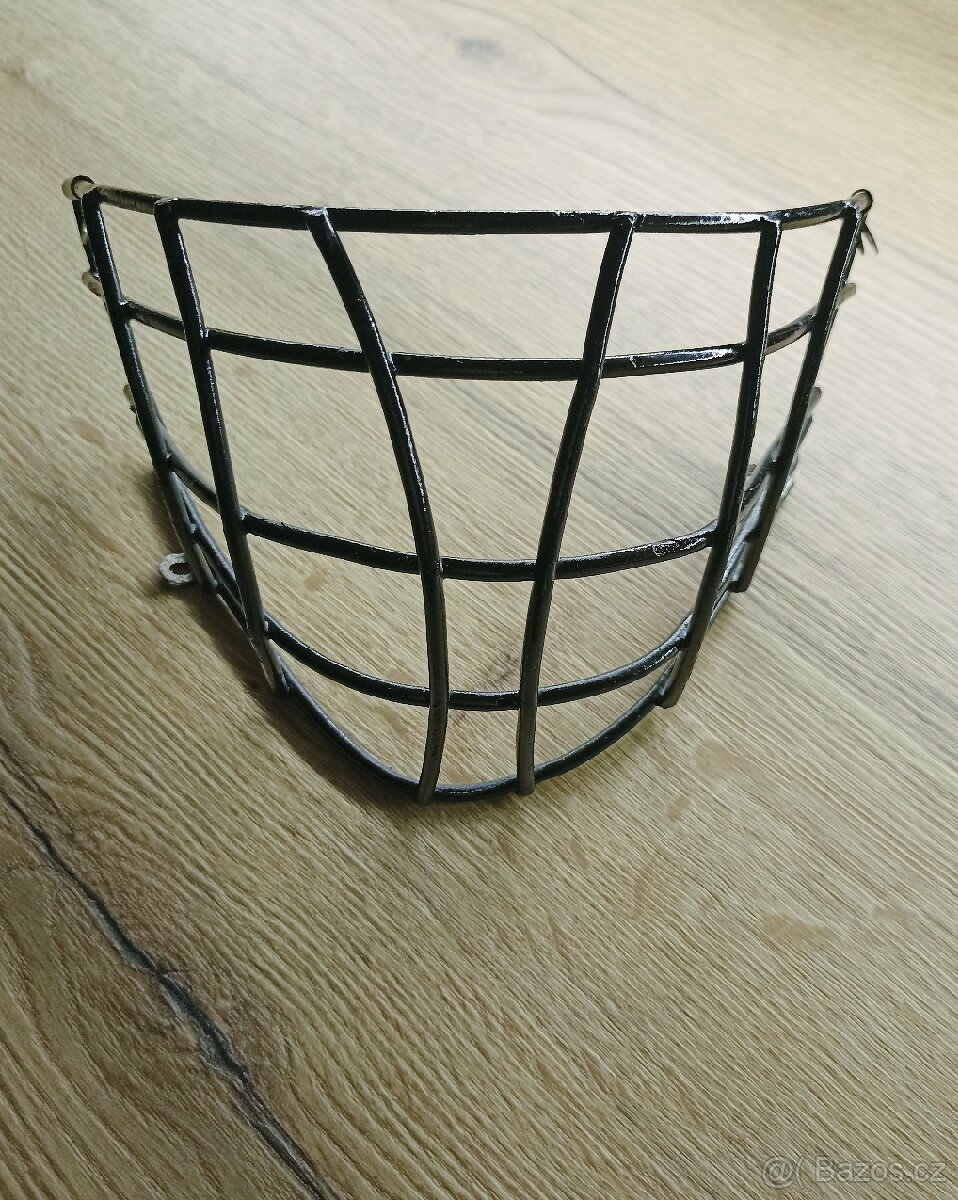 Brankářský koš na masku sr.