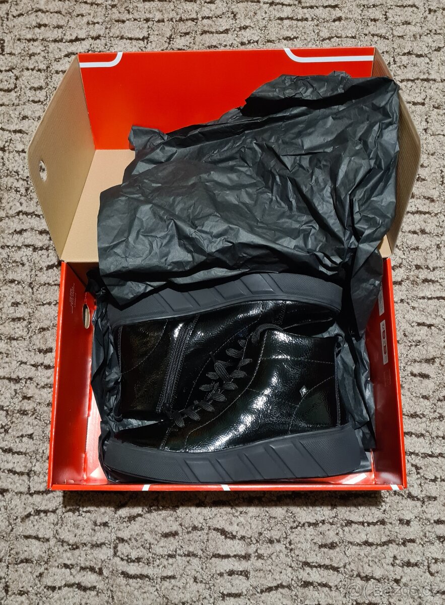 Dámské boty Rieker velikost 39