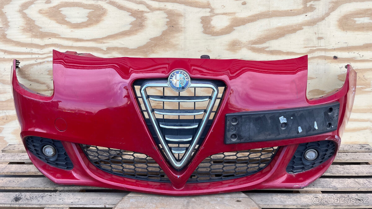 131. PŘEDNÍ NÁRAZNÍK ALFA ROMEO JULIETA