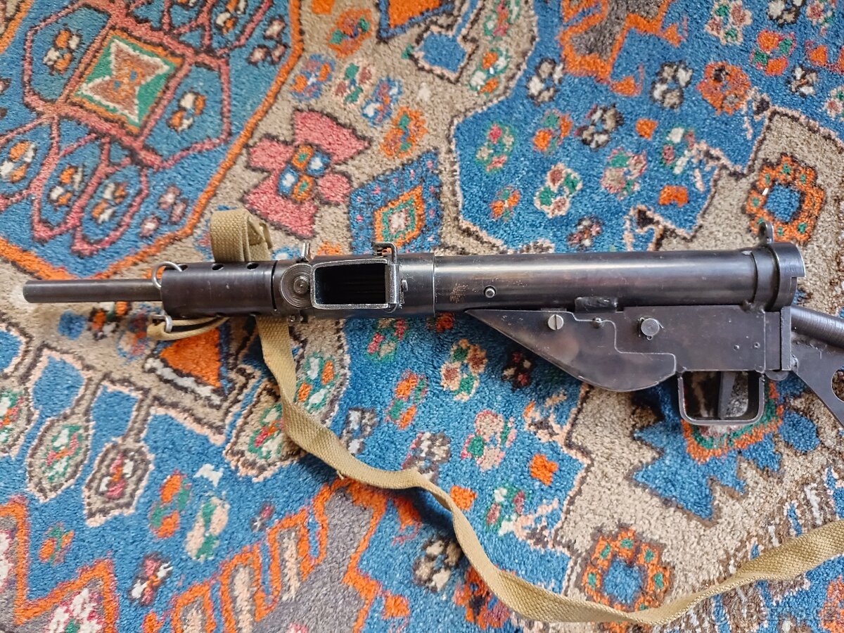 Expanzní samopal Sten gun MK II