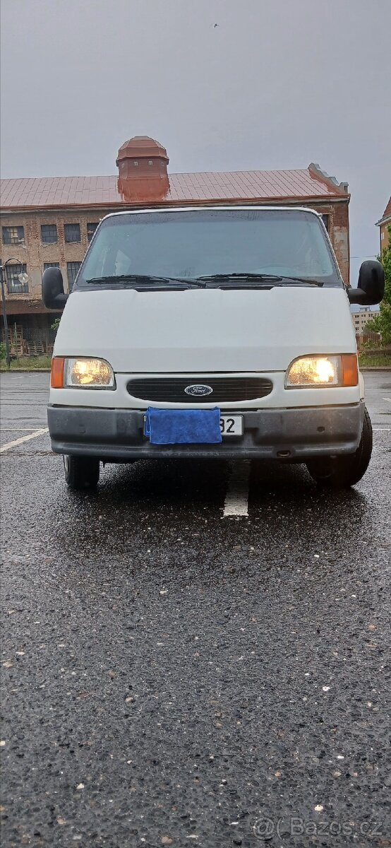 Ford Transit 2.5 D 51 kW
