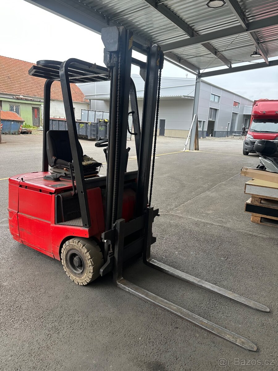 VZV STIHl 1,5 t elektro+nabíječka