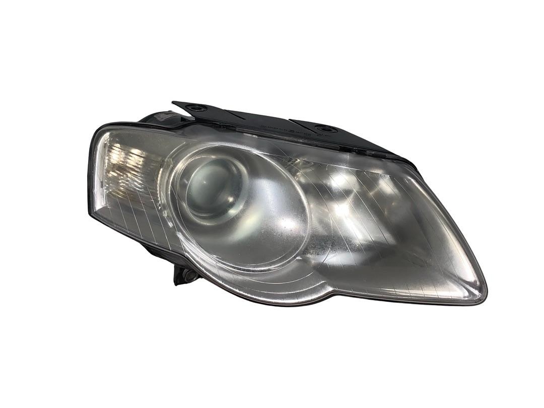 Pravý halogen světlo 3C0941006AB VW Passat B6 r.v. 2009
