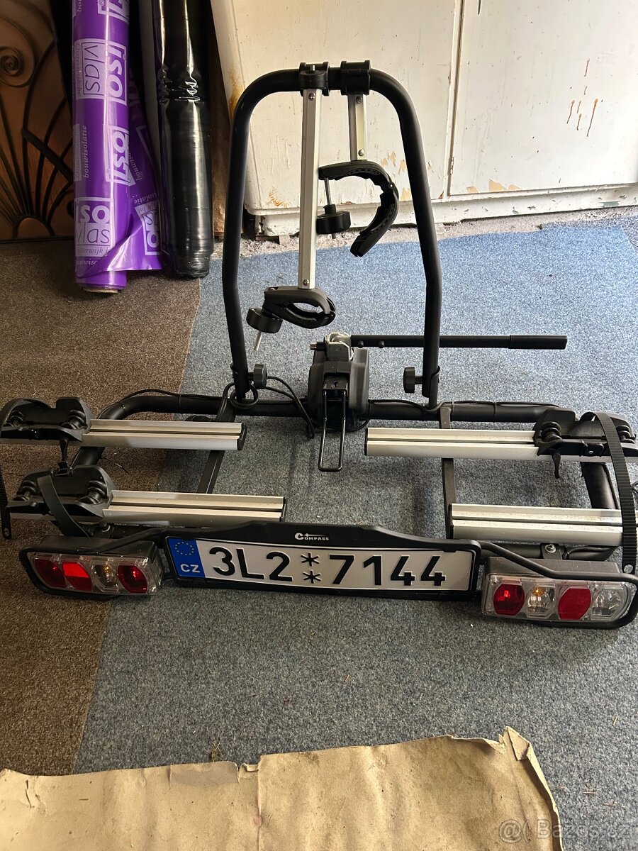 Nosič kol na kouli tažného zařízení E-Bike