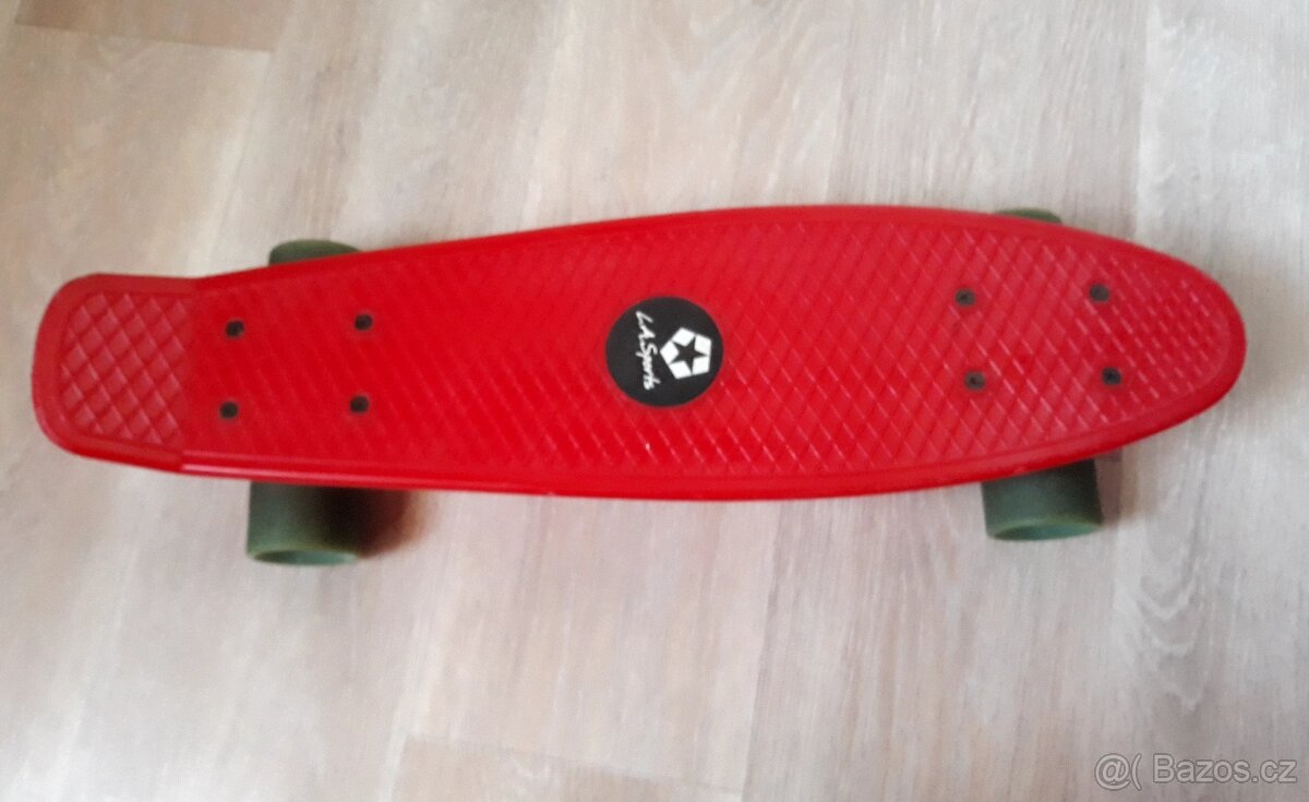 Dívčí skateboard