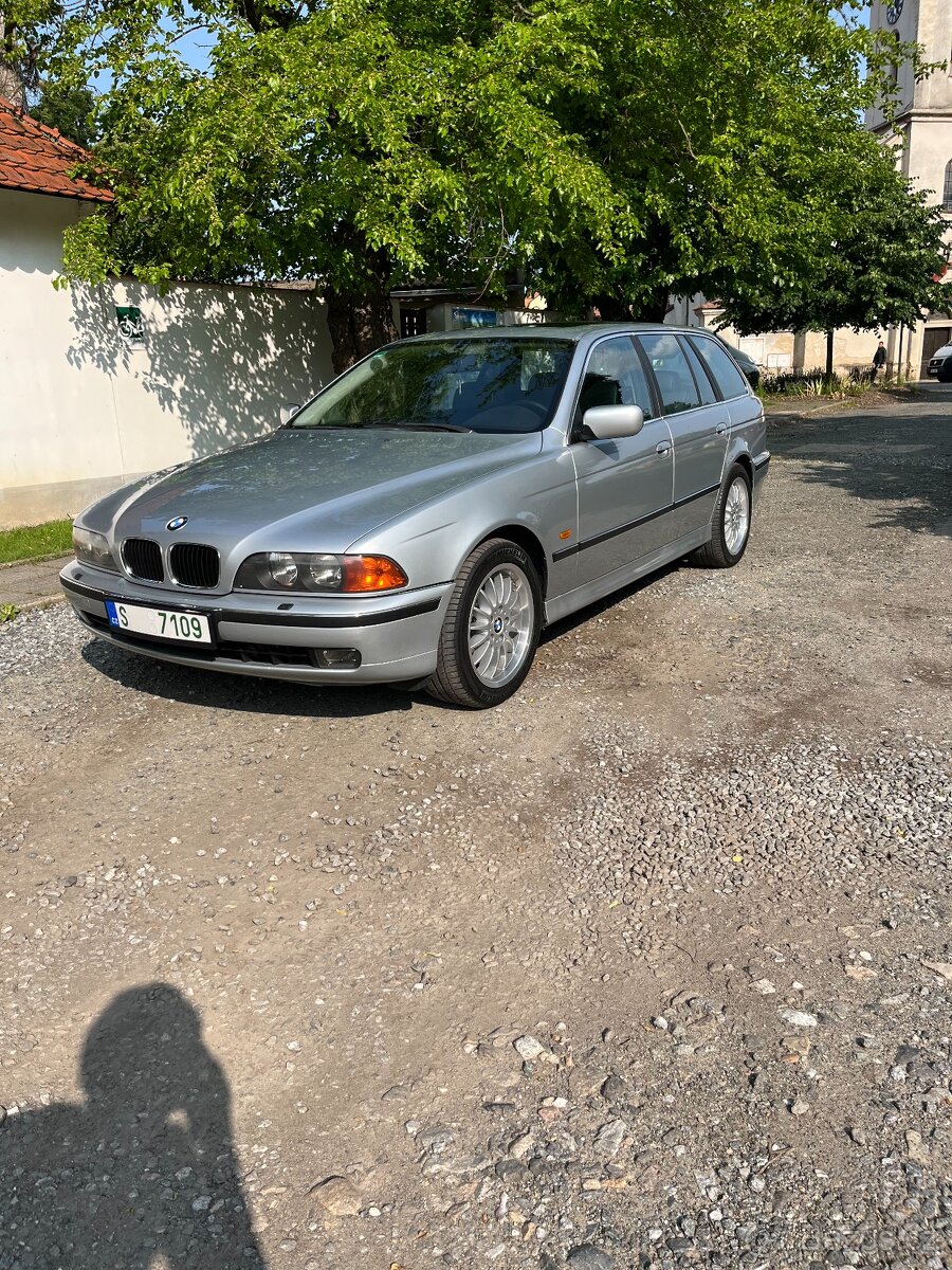 Bmw E39 528i