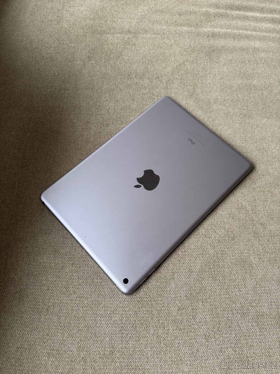 Apple iPad 6. gen 32gb černý, baterie 92%