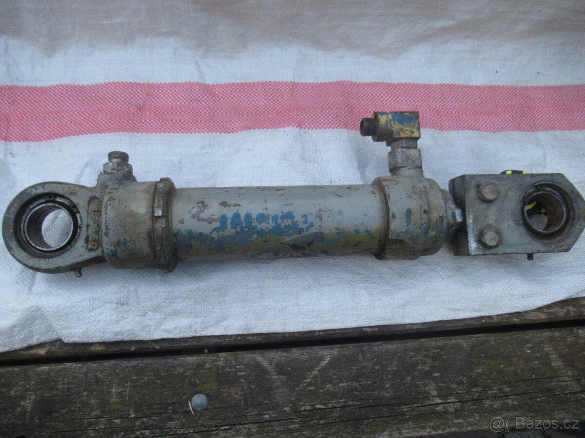 Pístnice hydrauliky 60cm.