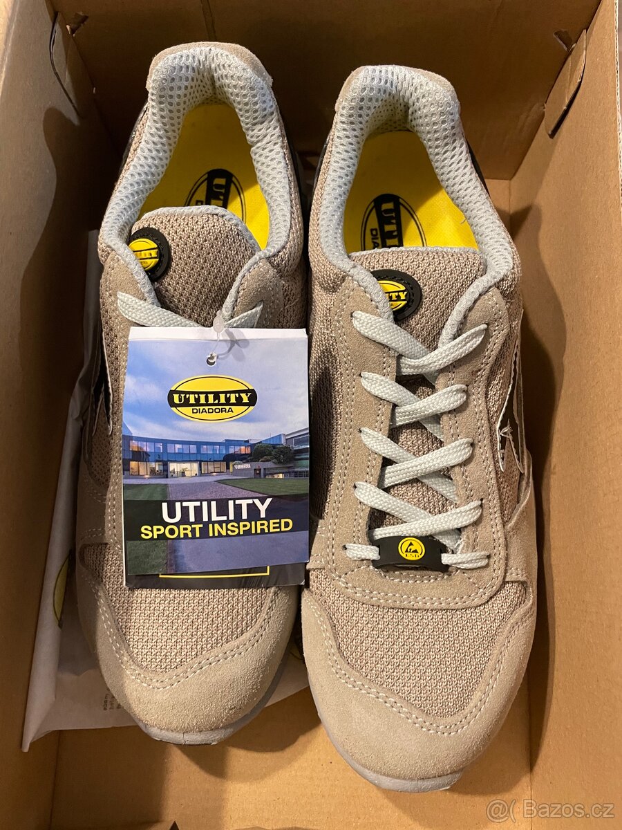 Pracovní obuv Diadora s kovovou špičkou, vel. 42.