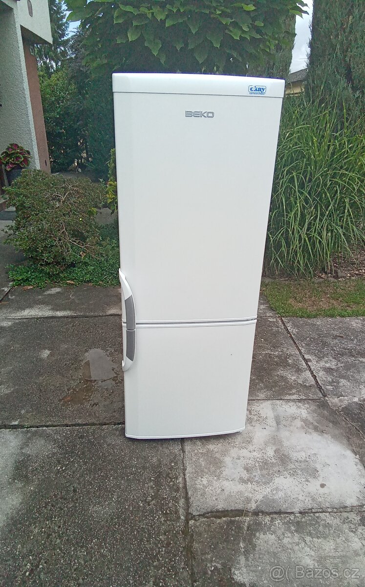 LEDNICE BEKO S MRAZÁKEM