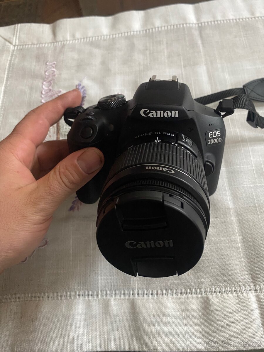 Canon EOS 2000D 1 rok zaruka