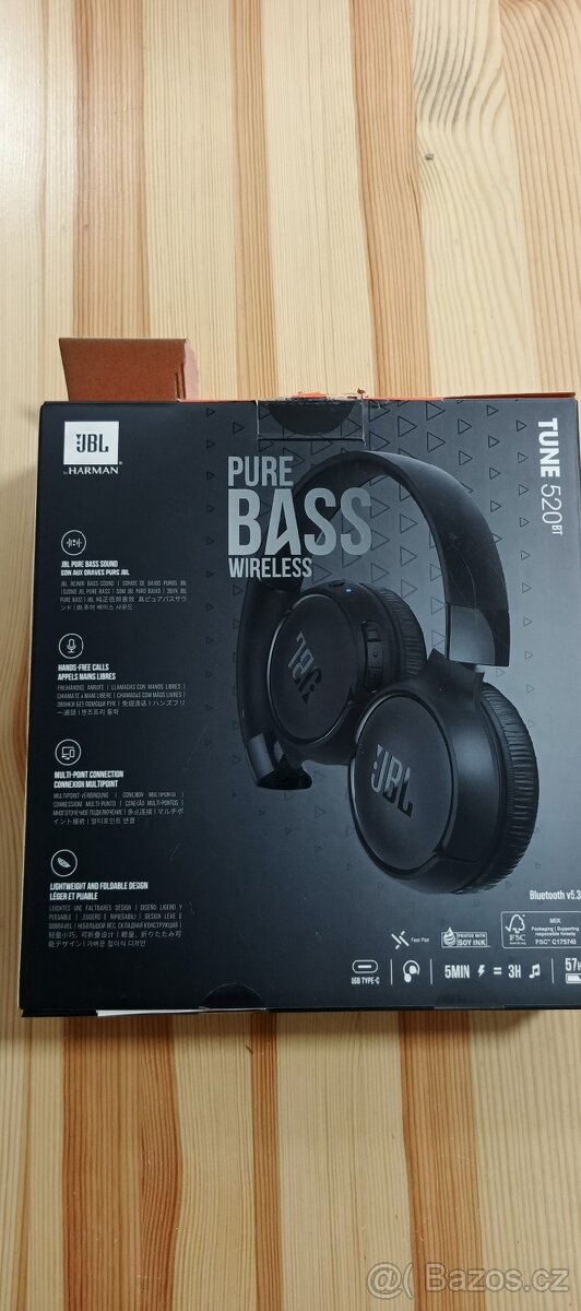 Sluchátka JBL TUNE 520BT