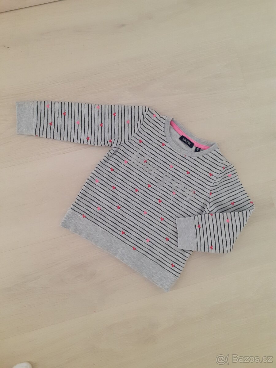 Mikina se srdíčky Blue Seven velikost 92