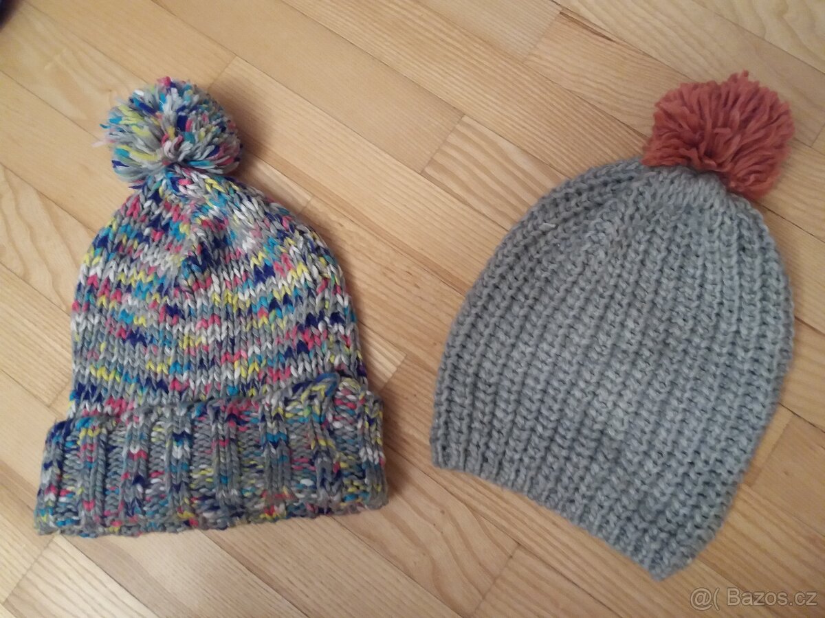dámské čepice a šály