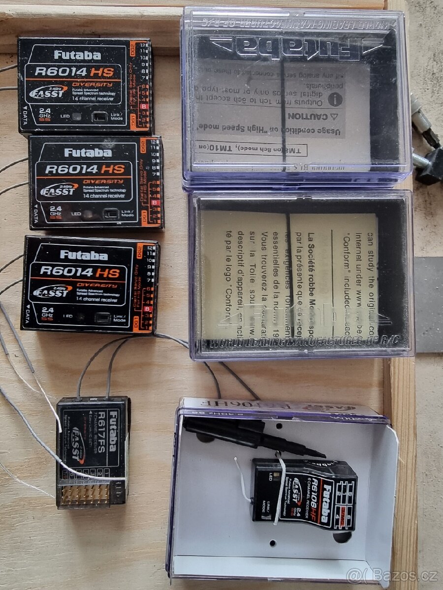 RC radio FutabaFX 30, 2,4GHz, Fasst + 6x přijímače Futaba