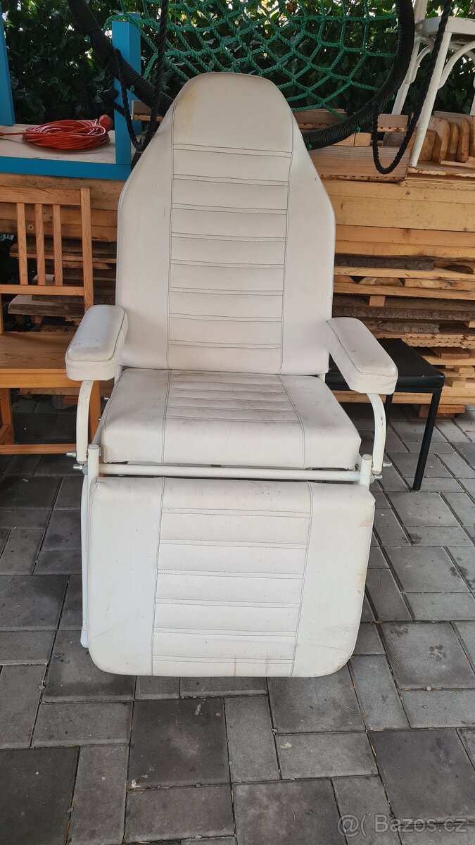 Kosmetické křeslo/lehátko