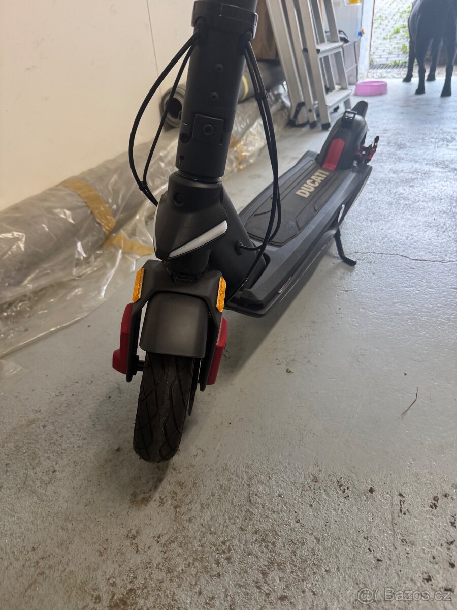 Elektrokoloběžka Ducati PRO III